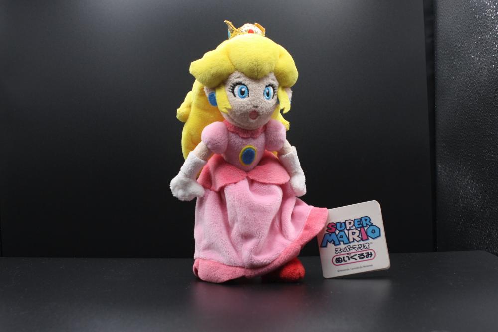 Nintendo-Plüsch-Princess-Peach-01